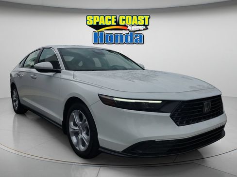 Used 2025 Honda Accord LX image 13