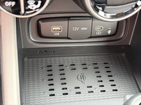 New 2026 Hyundai Venue SEL FWD image 32