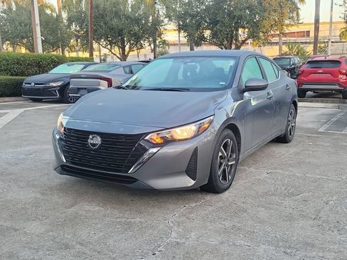 Used 2024 Nissan Sentra SV FWD image 2