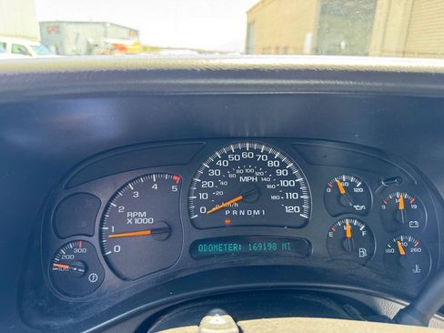 Used 2006 Chevrolet Silverado 3500 LT w/ Heavy-Duty Power Package AWD/4WD image 26