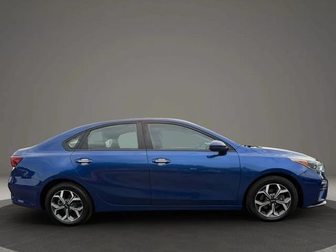 Used 2019 Kia Forte LXS FWD image 4