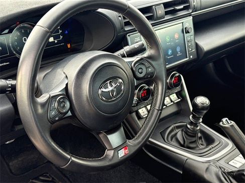 Used 2024 Toyota GR86 Premium image 10