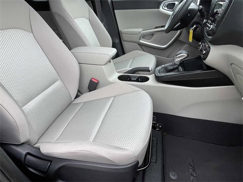 New 2025 Kia Soul LX image 19