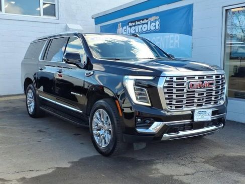Used 2025 GMC Yukon XL Denali AWD/4WD image 1