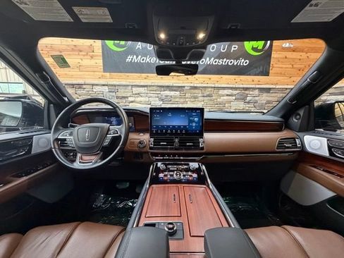Used 2024 Lincoln Navigator Reserve AWD/4WD image 18