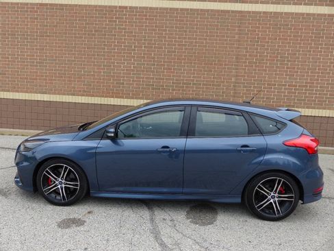 Used 2018 Ford Focus ST w/ Equipment Group 402A FWD image 5