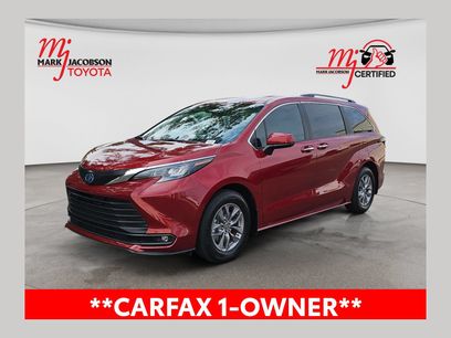 Used 2025 Toyota Sienna XLE