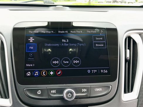 Used 2022 Chevrolet Malibu LT FWD image 19