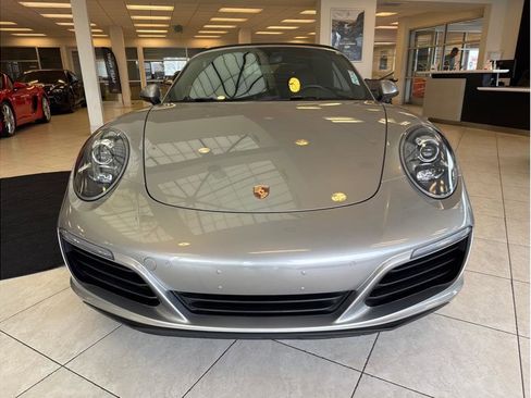 Used 2018 Porsche 911 Carrera S image 2