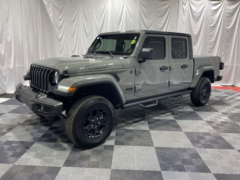 Used 2023 Jeep Gladiator Willys image 1