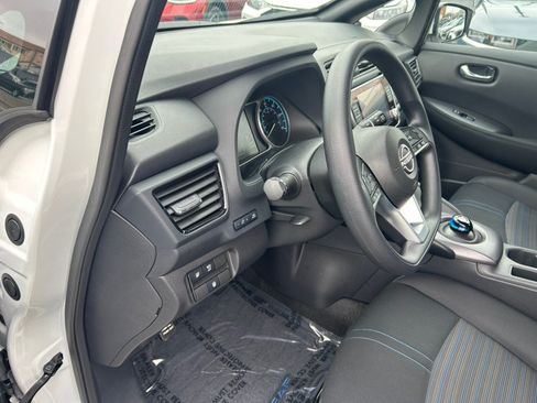 Used 2025 Nissan Leaf S FWD image 14