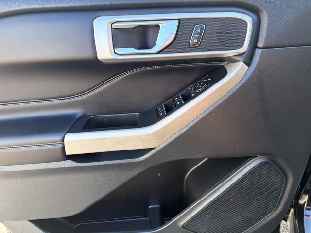 Used 2024 Ford Explorer XLT w/ Equipment Group 202A AWD/4WD image 29