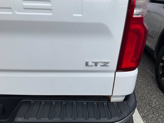 Used 2019 Chevrolet Silverado 1500 LTZ w/ LTZ Convenience Package RWD image 9