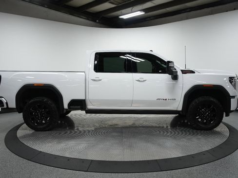 Used 2024 GMC Sierra 2500 AT4 w/ AT4 Premium Plus Package image 12