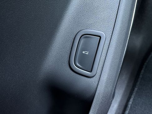 New 2026 GMC Acadia Elevation w/ Elevation Premium Package FWD image 18