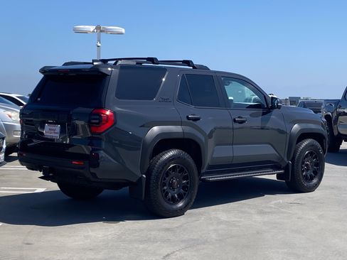 Certified 2026 Toyota 4Runner TRD Off-Road Premium AWD/4WD image 2