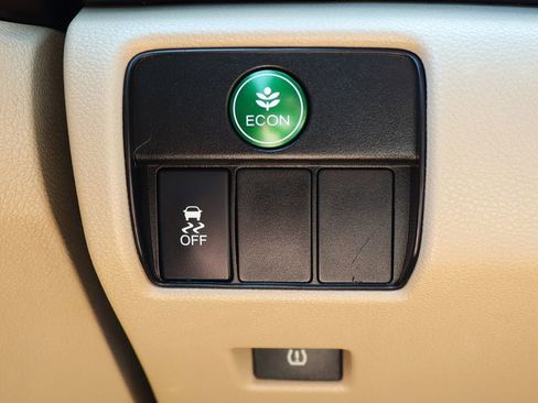 Used 2017 Honda Accord EX-L image 41