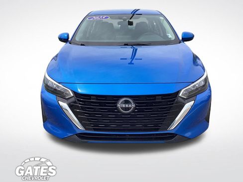 Used 2025 Nissan Sentra SV FWD image 2
