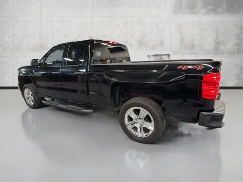 Used 2019 Chevrolet Silverado 1500 Custom w/ Custom Convenience Package image 7