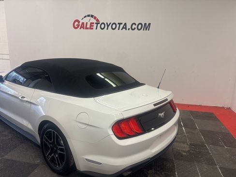Used 2020 Ford Mustang Premium image 7