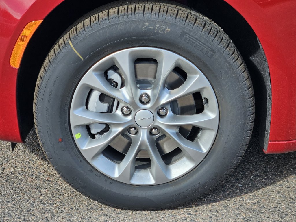 New 2027 Chrysler Pacifica Select AWD/4WD image 7
