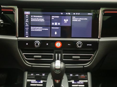 Certified 2026 Porsche Macan Turbo AWD/4WD image 17
