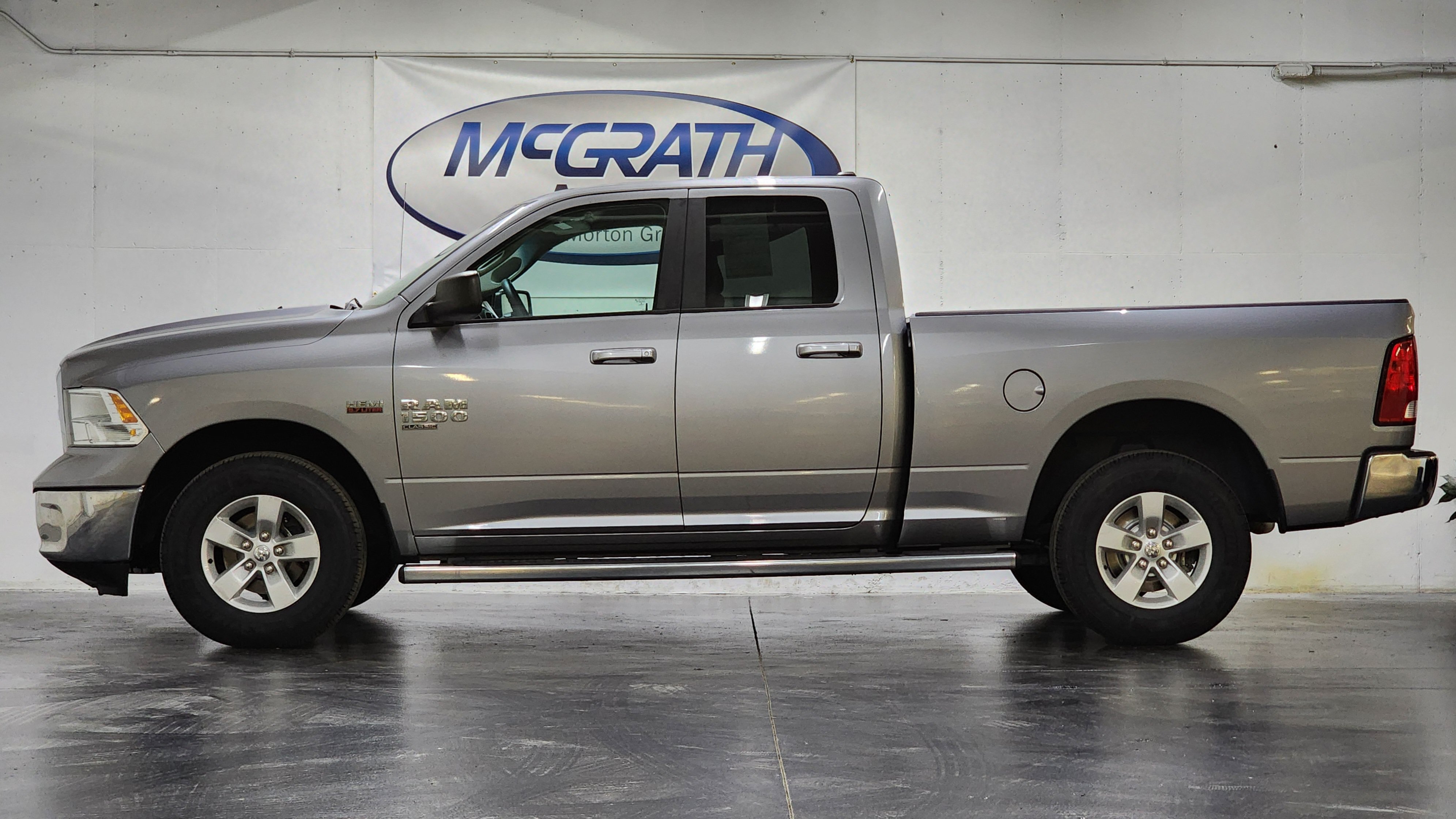 Used 2019 RAM 1500 Classic SLT AWD/4WD image 10
