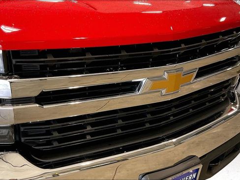 Used 2021 Chevrolet Silverado 1500 LT AWD/4WD image 32