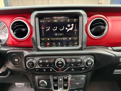 Used 2023 Jeep Gladiator Rubicon w/ LED Lighting Group image 28