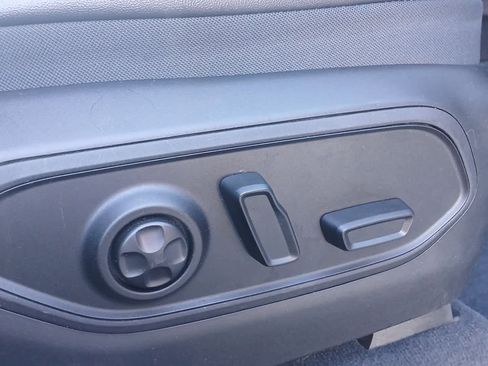 Used 2023 Jeep Grand Cherokee Limited image 47