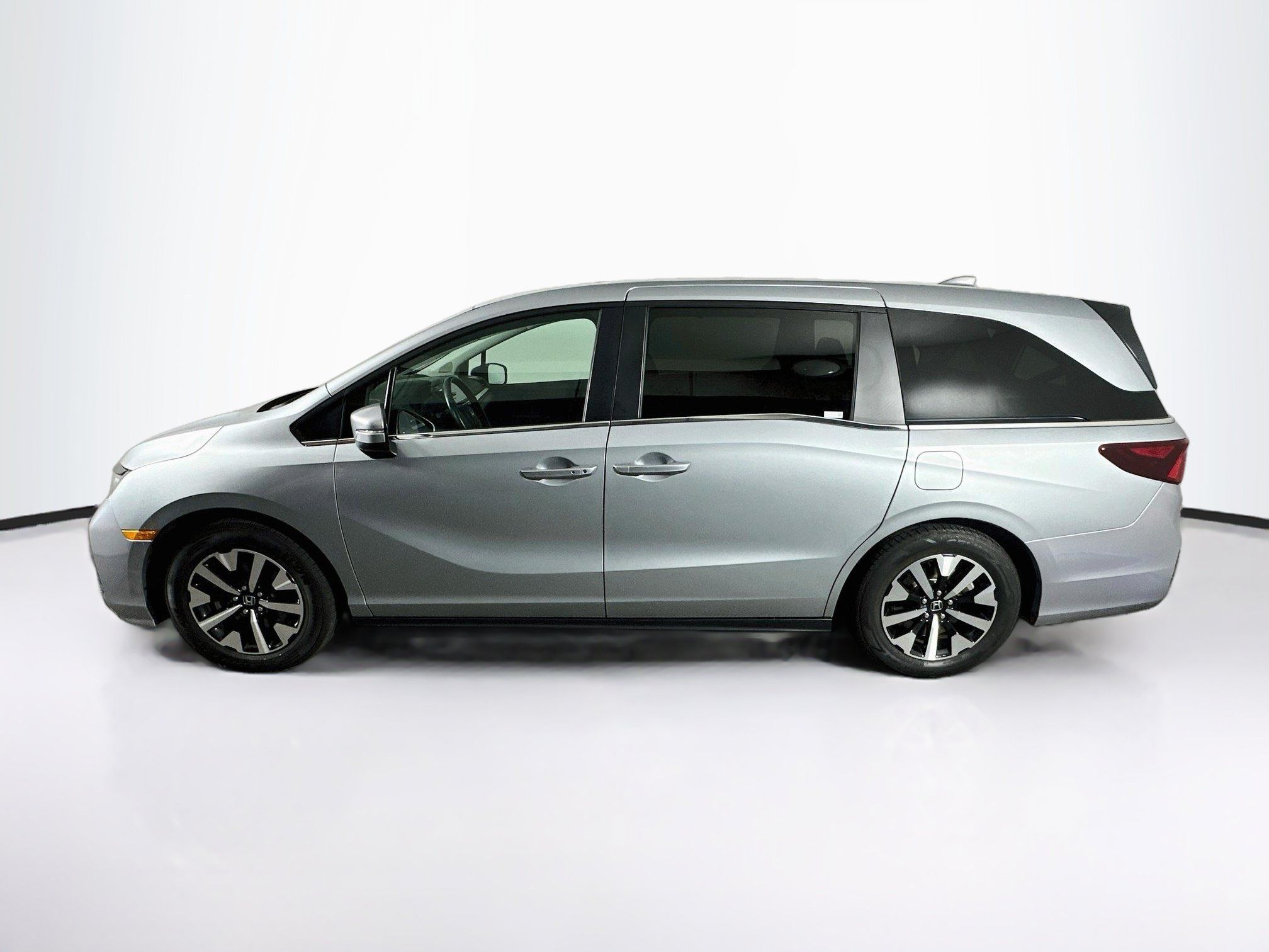 Used 2025 Honda Odyssey EX-L image 4