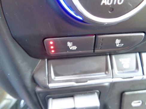 Used 2022 Chevrolet Silverado 2500 LT w/ Fleet Comfort Package image 40