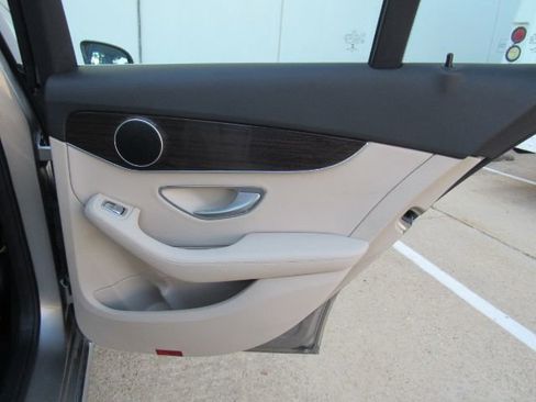 Used 2019 Mercedes-Benz C 300 Sedan image 26