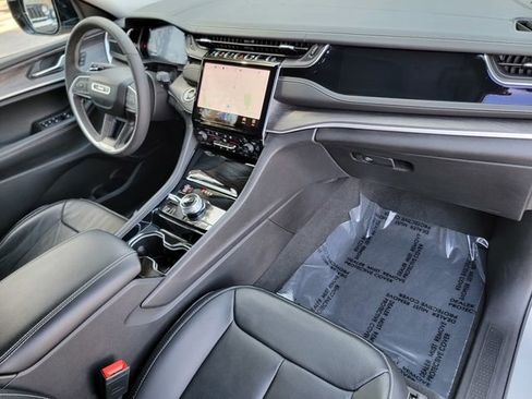 Certified 2022 Jeep Grand Cherokee Limited 4xe w/ Luxury Tech Group II image 25