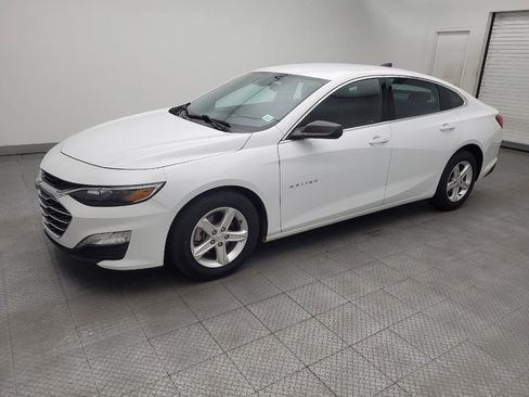 Used 2023 Chevrolet Malibu LS FWD image 2