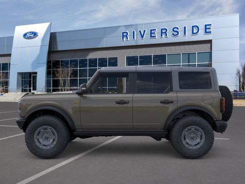New 2025 Ford Bronco Badlands image 4