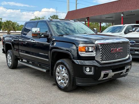 Used 2016 GMC Sierra 2500 Denali w/ Duramax Plus Package AWD/4WD image 8