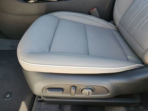 New 2026 Buick Envista Avenir image 18