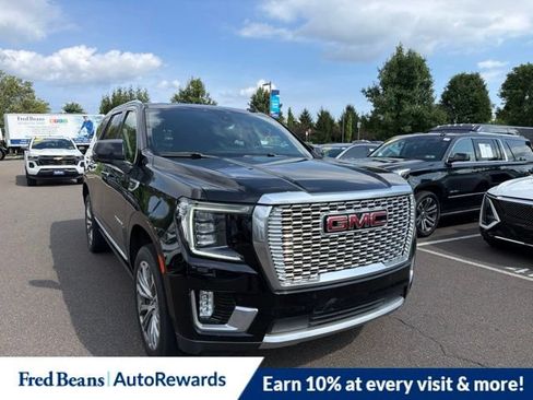 Used 2021 GMC Yukon Denali w/ Denali Premium Package AWD/4WD image 1