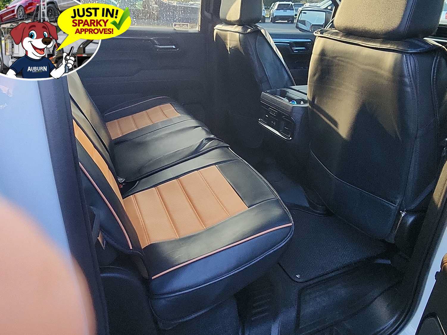 Used 2022 GMC Sierra 1500 AT4 w/ AT4 Premium Package AWD/4WD image 9