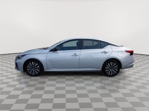 Used 2024 Nissan Altima 2.5 SV image 20