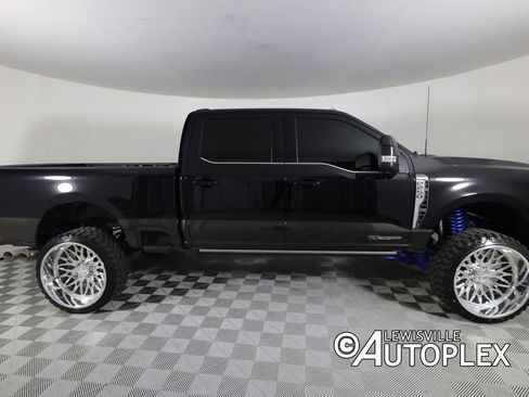 Used 2025 Ford F250 King Ranch w/ FX4 Off-Road Package AWD/4WD image 4