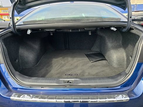 Used 2020 Nissan Altima 2.5 SR FWD image 14