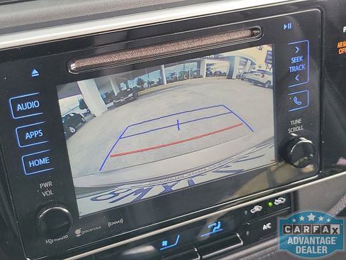 Used 2017 Toyota Corolla SE w/ SE Premium Package FWD image 29