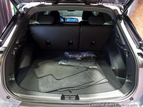 Used 2026 Chevrolet Equinox EV LT w/ Comfort Package FWD image 23