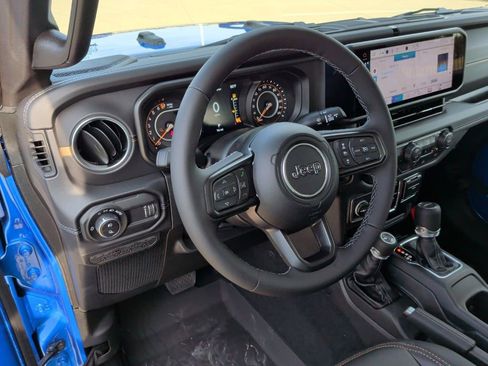 New 2025 Jeep Gladiator High Tide image 14