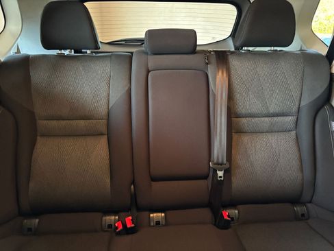 Used 2025 Nissan Rogue SV FWD image 40