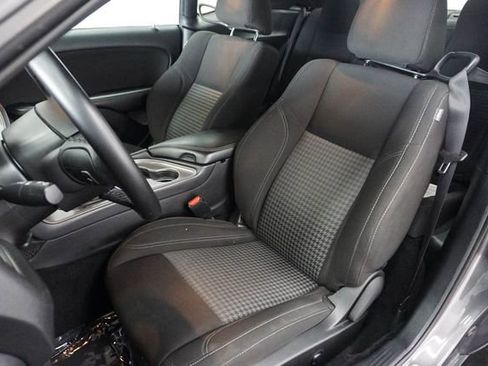 Used 2023 Dodge Challenger SXT RWD image 9