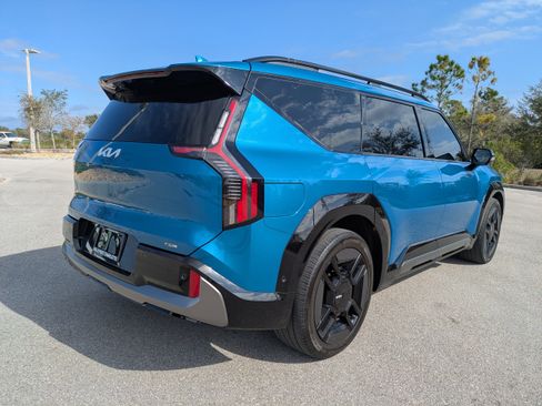 Certified 2025 Kia EV9 GT-Line image 5