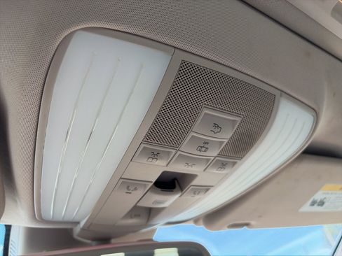 Used 2014 Mercedes-Benz E 350 4MATIC Sedan image 22